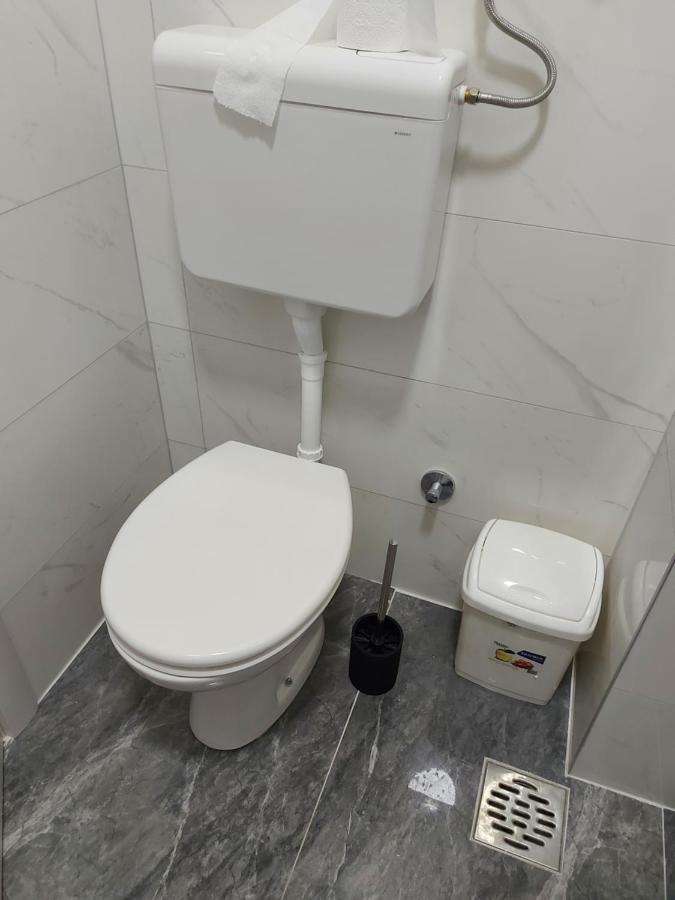 Apartman Mikikiki Belgrad Exterior foto