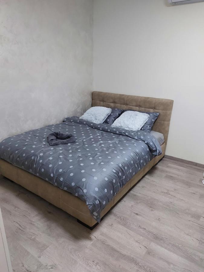 Apartman Mikikiki Belgrad Exterior foto