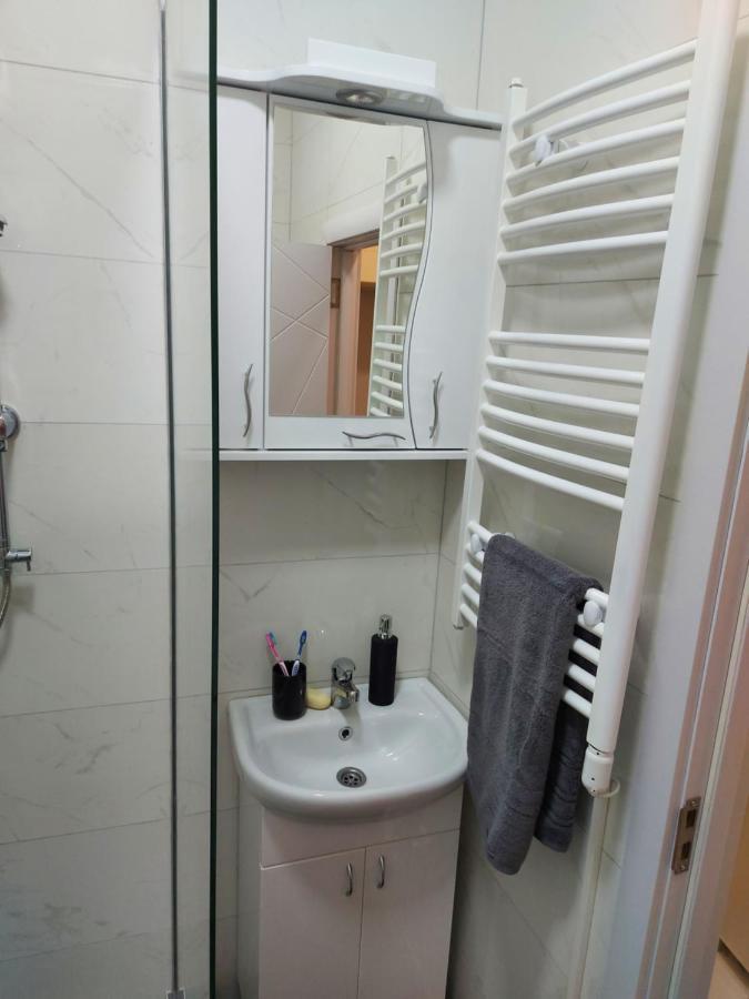 Apartman Mikikiki Belgrad Exterior foto