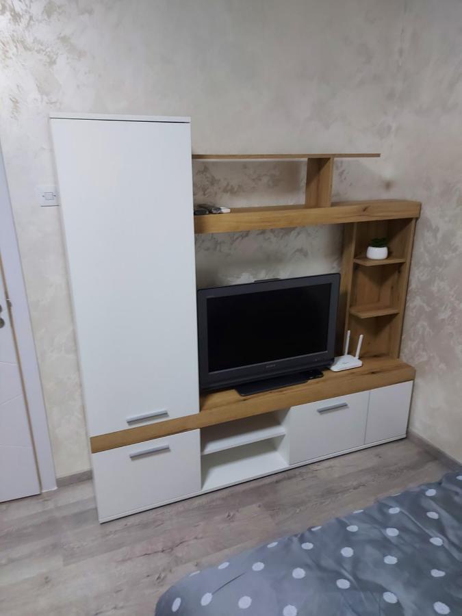Apartman Mikikiki Belgrad Exterior foto