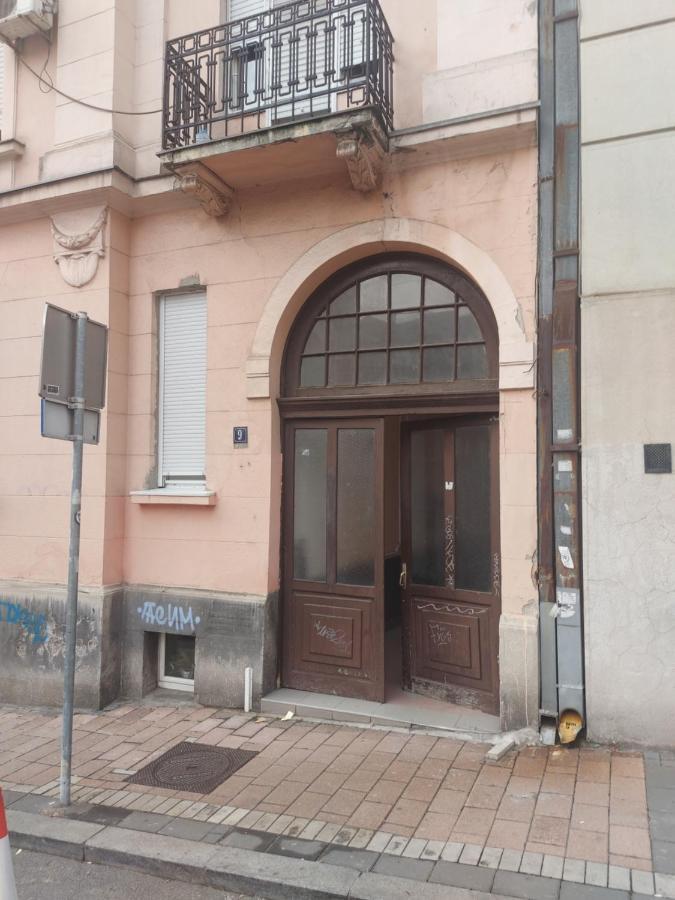 Apartman Mikikiki Belgrad Exterior foto
